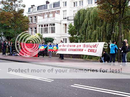 Protestactie voor Chileense ambassade Den Haag