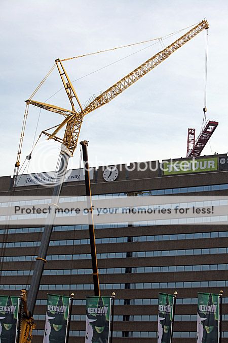 Zwaarste Europese kraan op Den Haag CS