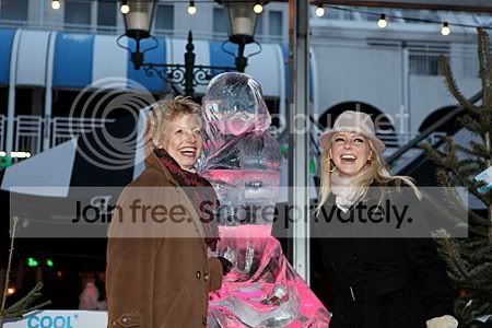 onthulling ijssculptuur