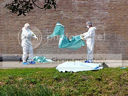 doek wordt over de dronken man gelegd