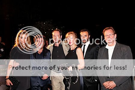 Cast Tirza op rode loper tijdens filmpremière in Den Haag