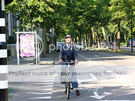 Veteraan op weg naar het Malieveld