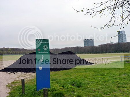 Proef met compost op Malieveld Den Haag