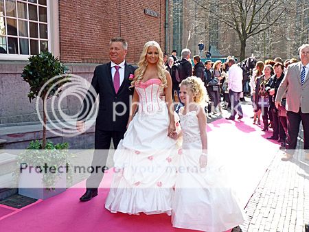 Barbie trouwt met Michael in Den Haag