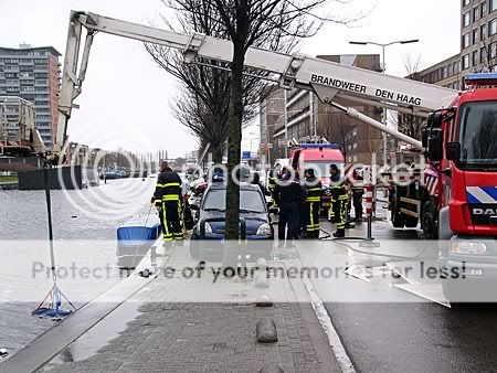 Dode in water Neherkade Den Haag