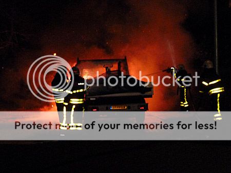 Auto brandt uit in Dreven