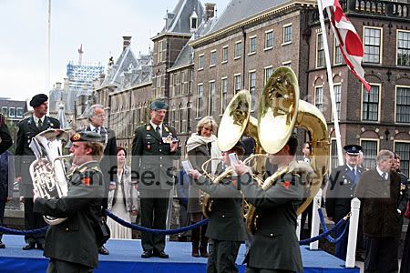 H.K.H. Prinses Irene neemt defilé af