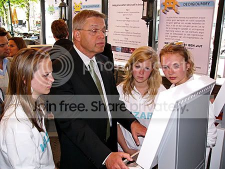 Hirsch Ballin doet de test zelf ook